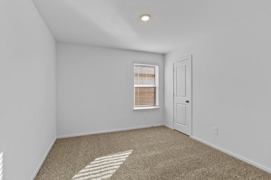 Spacious, unfurnished interior of a new home in Harrington Trails at The Canopies, Splendora (Image 15).