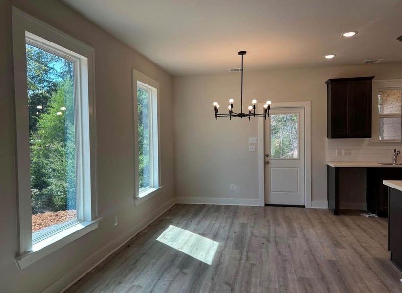 Spacious, unfurnished interior of a new home in , Livingston (Image 7).