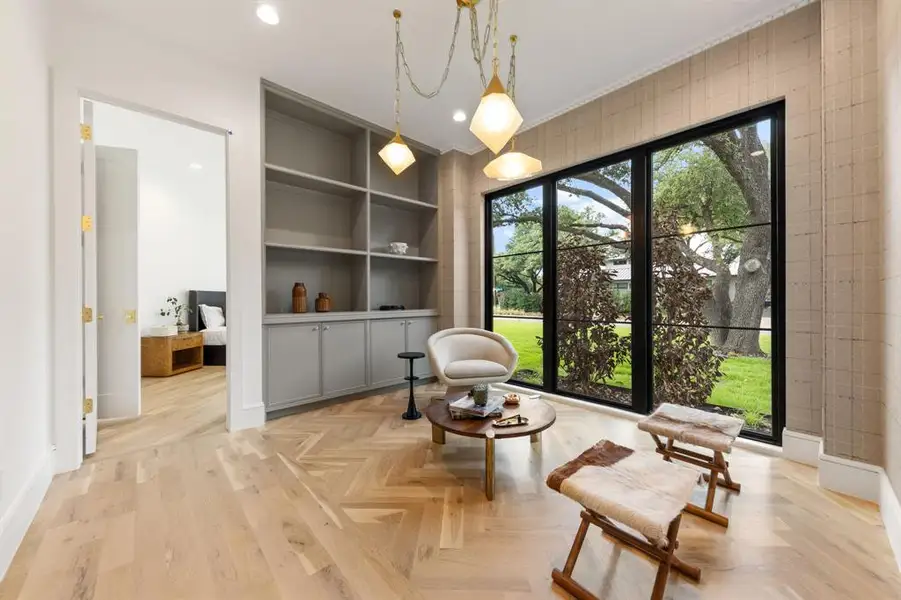 Sitting room for the inlaw suite. Sitting room for the inlaw suite.