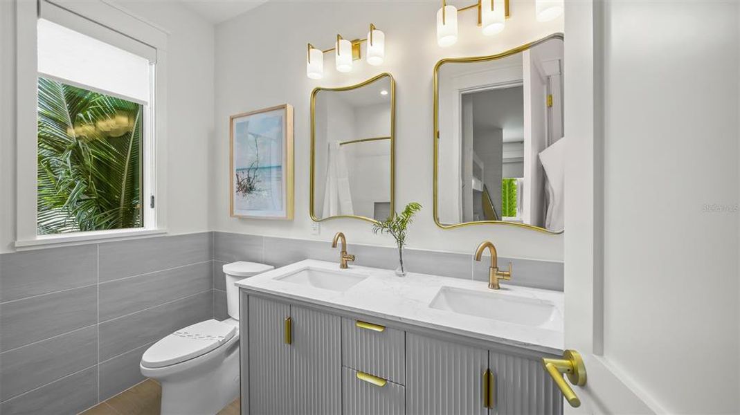 Furnished interior view inside a new home in , Sarasota (Image 34).