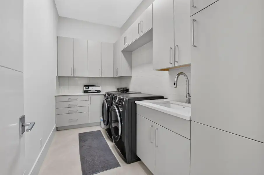 2ND FLOOR LAUNDRY
