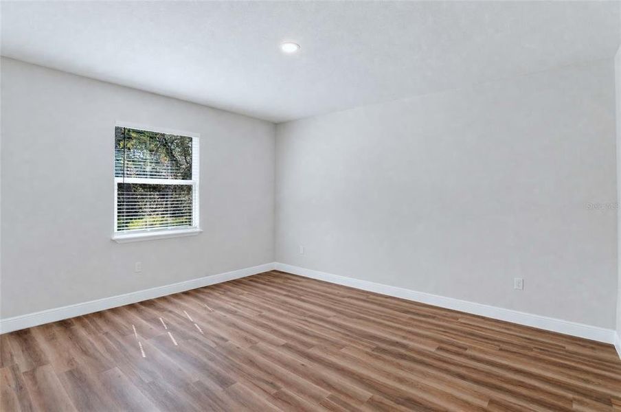 Spacious, unfurnished interior of a new home in , Homosassa (Image 18).