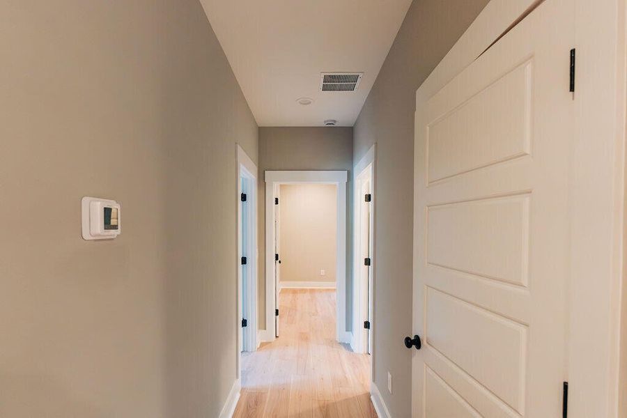 Spacious, unfurnished interior of a new home in , Walterboro (Image 28).