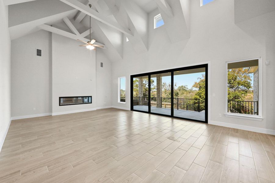 Spacious, unfurnished interior of a new home in Santa Rita Ranch, Liberty Hill (Image 23).