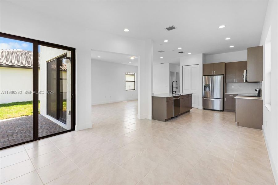 Spacious, unfurnished interior of a new home in , Immokalee (Image 26).