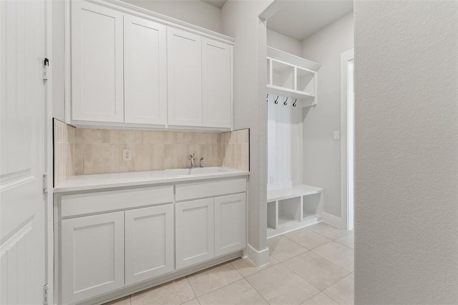 Furnished interior view inside a new home in Creekview Addition, Van Alstyne (Image 11).