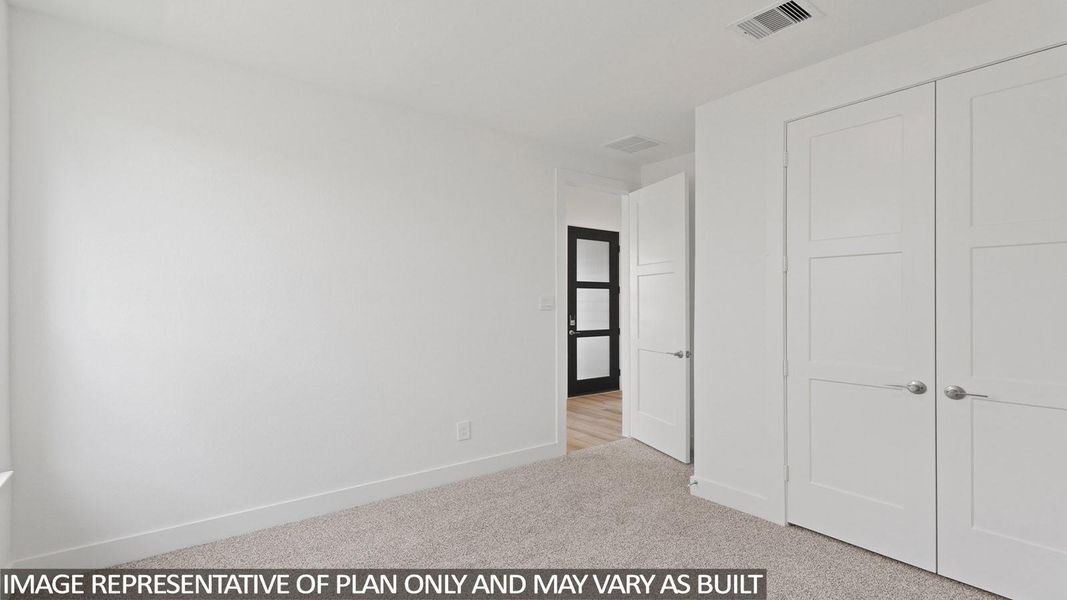 Spacious, unfurnished interior of a new home in Silverthorne, Conroe (Image 13).