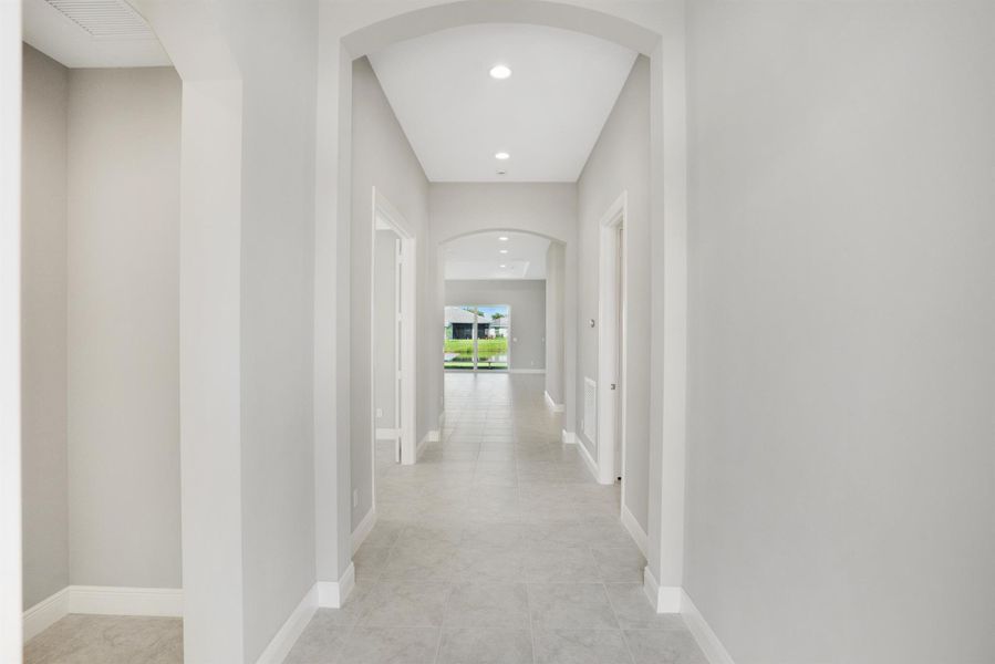 Spacious, unfurnished interior of a new home in Lake Park at Tradition, Port St. Lucie (Image 28).