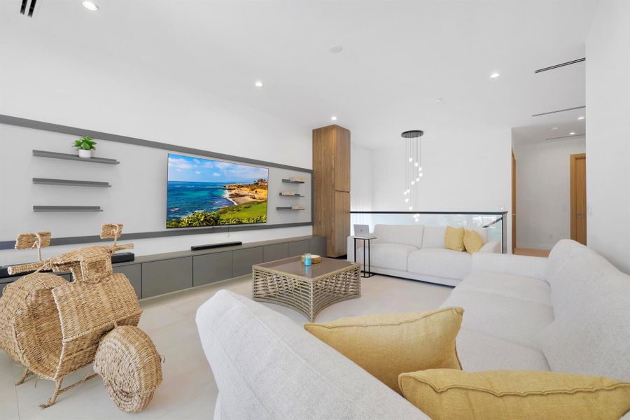 Furnished interior view inside a new home in , Fort Lauderdale (Image 69).