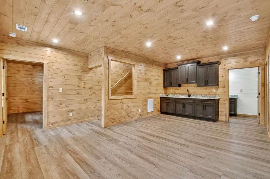 Spacious, unfurnished interior of a new home in , Blue Ridge (Image 24).