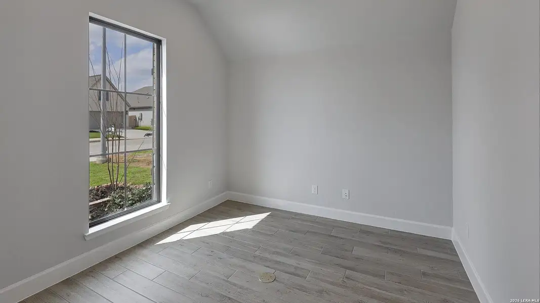 Spacious, unfurnished interior of a new home in Alsatian Oaks, Castroville (Image 15).