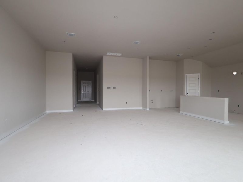 Image 12 of a home in Willow Springs.