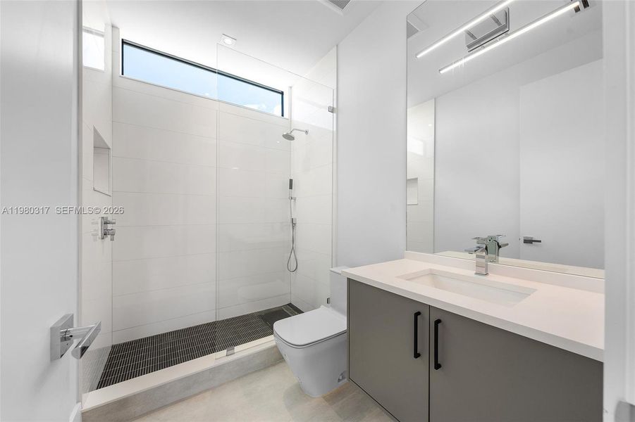 Furnished interior view inside a new home in , Fort Lauderdale (Image 41).