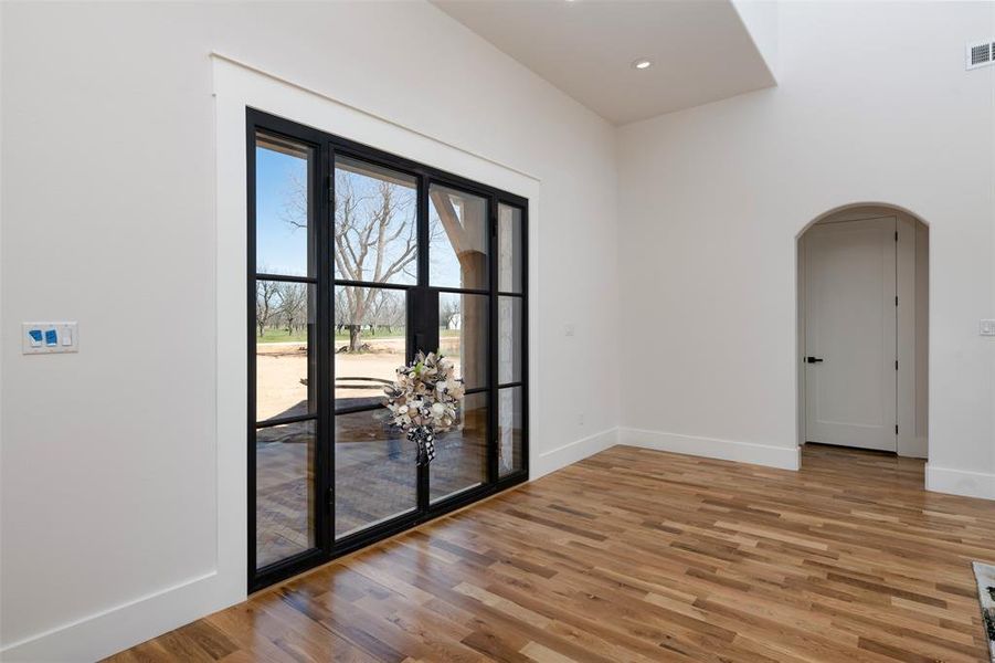 Spacious, unfurnished interior of a new home in , Granbury (Image 17). Spacious, unfurnished interior of a new home in , Granbury (Image 17).