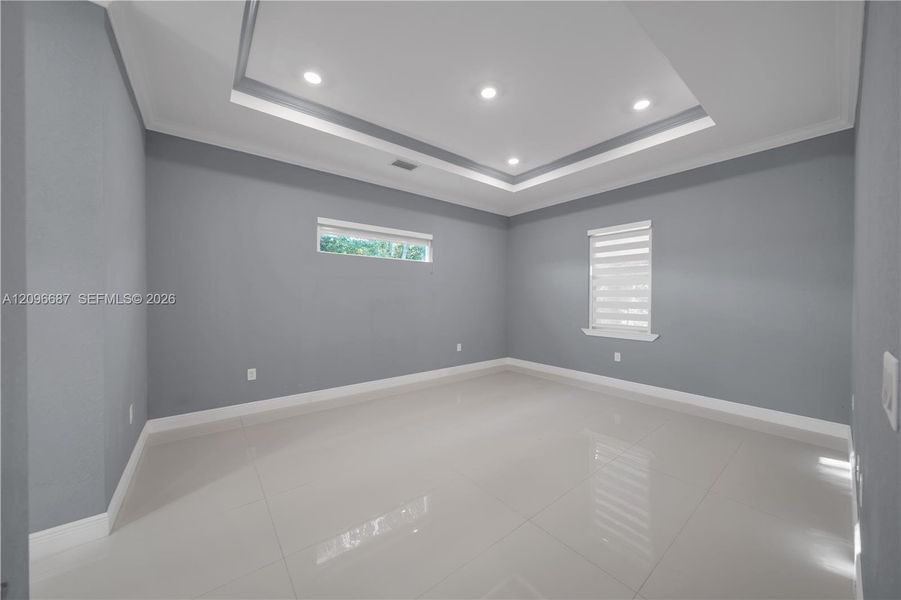 Spacious, unfurnished interior of a new home in , Lehigh Acres (Image 17).