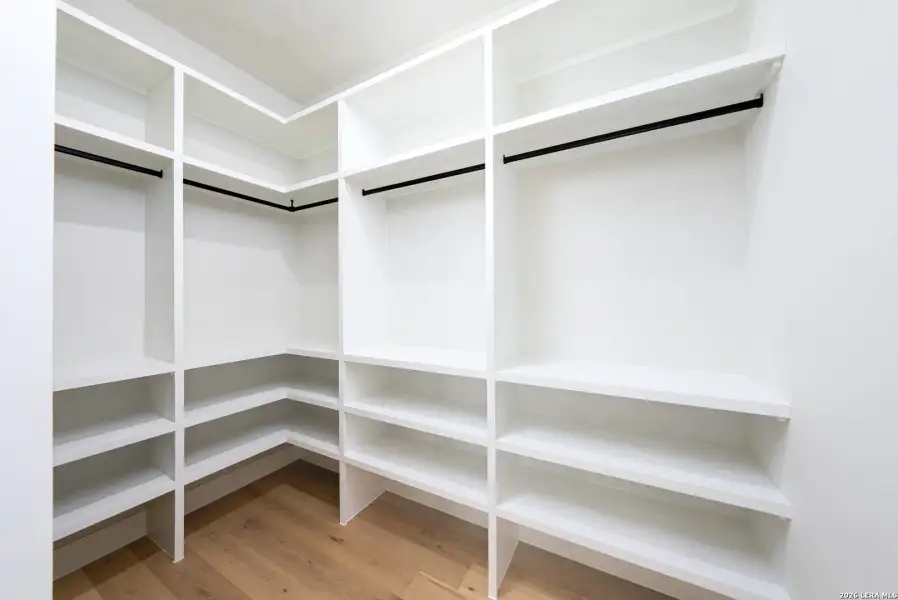 Spacious, unfurnished interior of a new home in , San Antonio (Image 26).