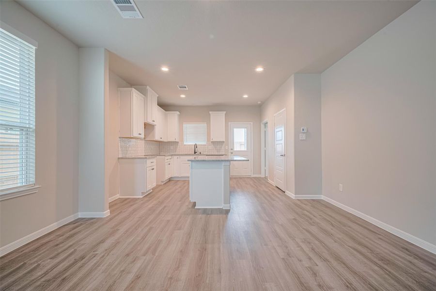 Spacious, unfurnished interior of a new home in La Segarra, Brookshire (Image 30). Spacious, unfurnished interior of a new home in La Segarra, Brookshire (Image 30).