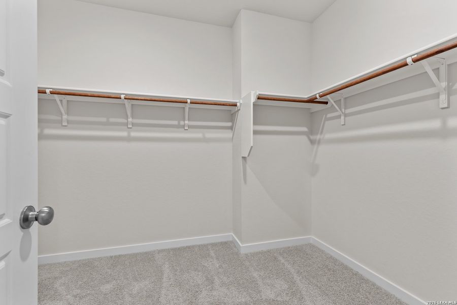 Spacious, unfurnished interior of a new home in Park Place, New Braunfels (Image 15).