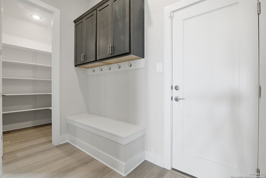 Furnished interior view inside a new home in Haby Hill 60s, San Antonio (Image 7).