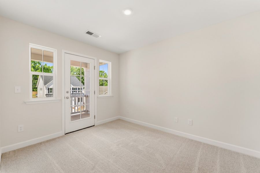 Spacious, unfurnished interior of a new home in Landmark Commons, Boiling Springs (Image 33).