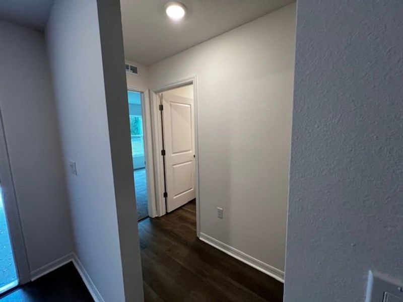 Spacious, unfurnished interior of a new home in Citrus Springs, Citrus Springs (Image 8).