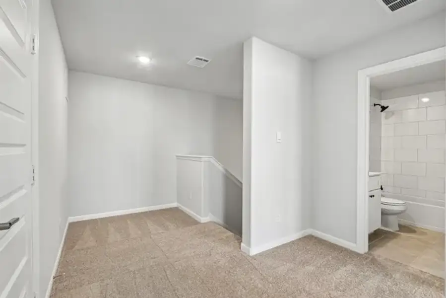 Spacious, unfurnished interior of a new home in Tinsley Meadows, Van Alstyne (Image 24).