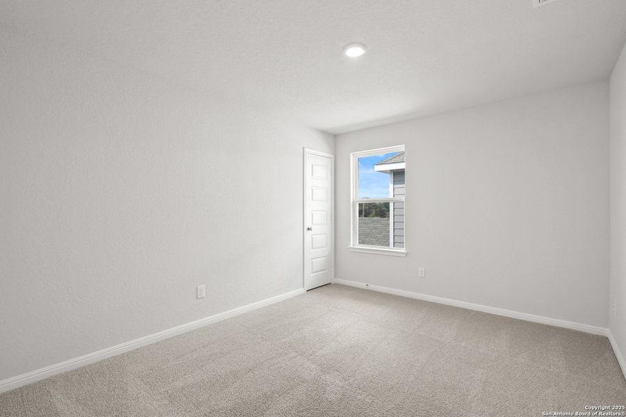 Spacious, unfurnished interior of a new home in Timber Creek, San Antonio (Image 27). Spacious, unfurnished interior of a new home in Timber Creek, San Antonio (Image 27).