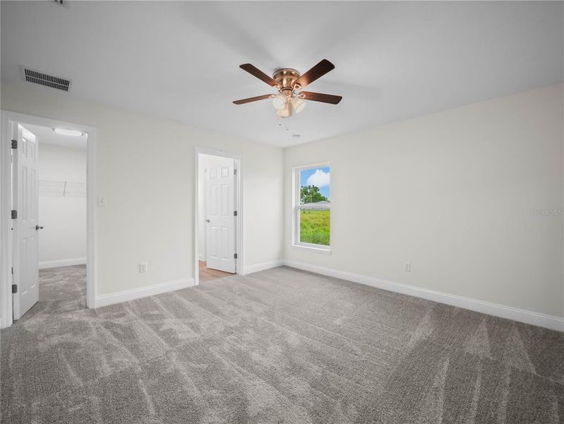 Spacious, unfurnished interior of a new home in , Bowling Green (Image 11).