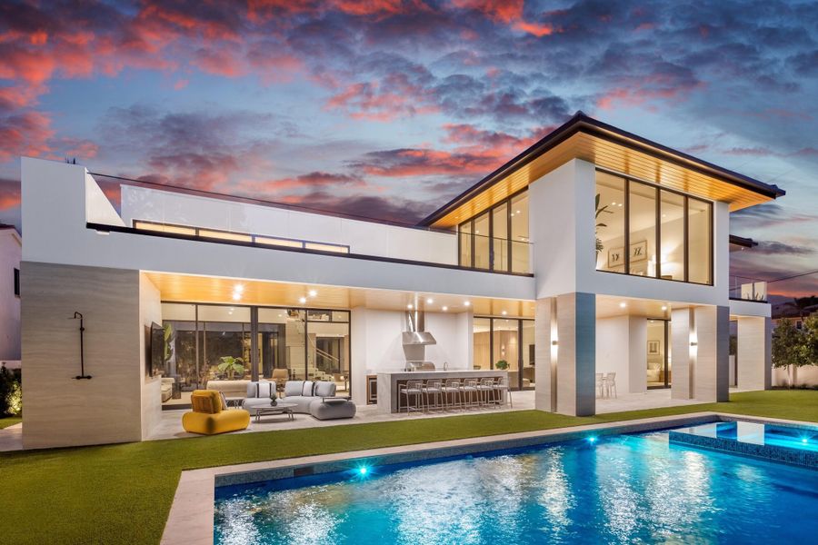 POOL TWILIGHT