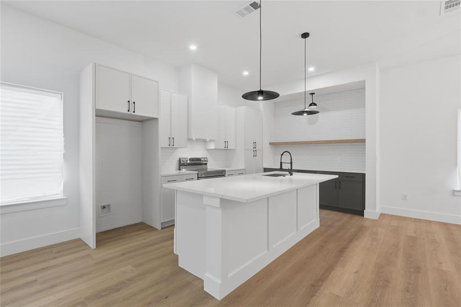 Furnished interior view inside a new home in , Dallas (Image 9). Furnished interior view inside a new home in , Dallas (Image 9).