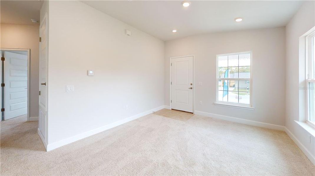 Spacious, unfurnished interior of a new home in Rolling Hills, Bell (Image 19).