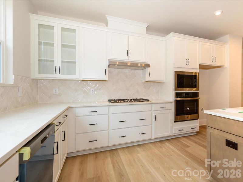 Gourmet Kitchen with Gas Cooktop