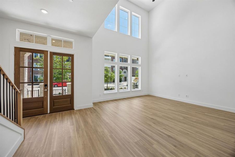 Spacious, unfurnished interior of a new home in , Frisco (Image 34).