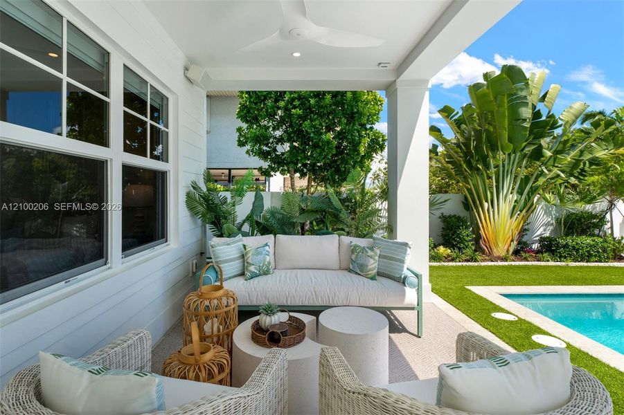 Exterior details and patio area of a home in , Tavernier (Image 28).