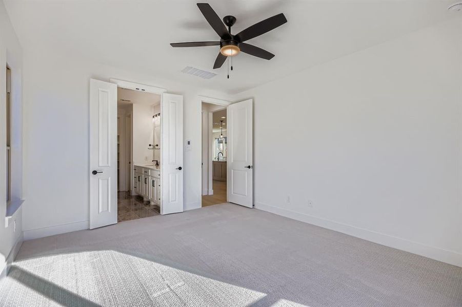 Spacious, unfurnished interior of a new home in Mosaic 40s, Celina (Image 22).