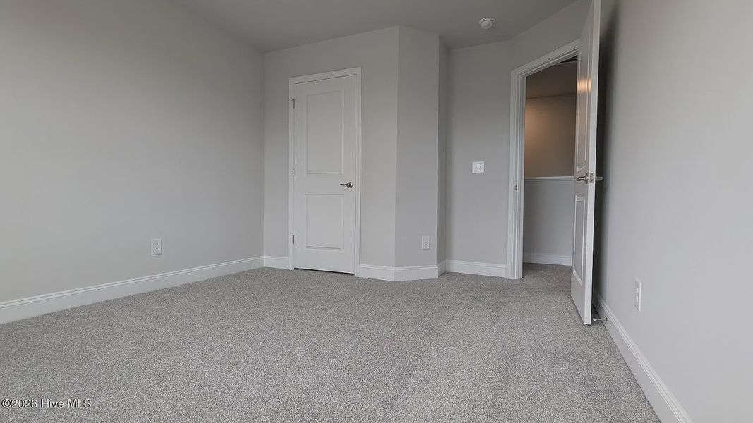 Spacious, unfurnished interior of a new home in Harvest Creek, Nashville (Image 30).