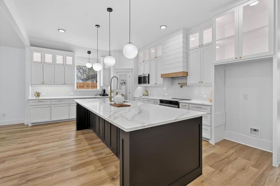 Furnished interior view inside a new home in , Haltom City (Image 19).