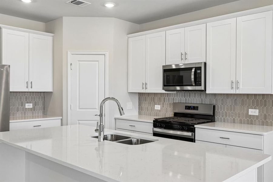 Furnished interior view inside a new home in Oak Ridge Park, Corinth (Image 14).