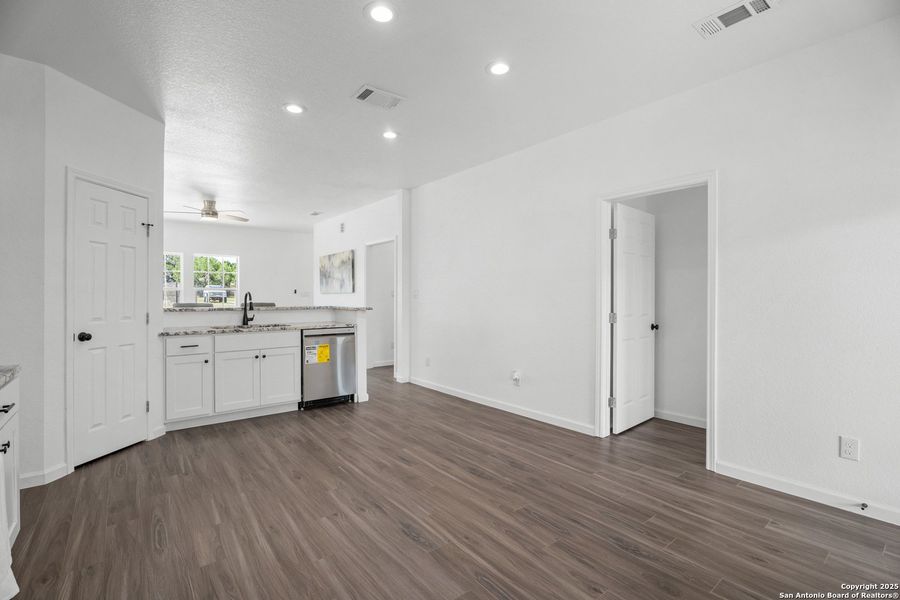 Image 21 of a home in .