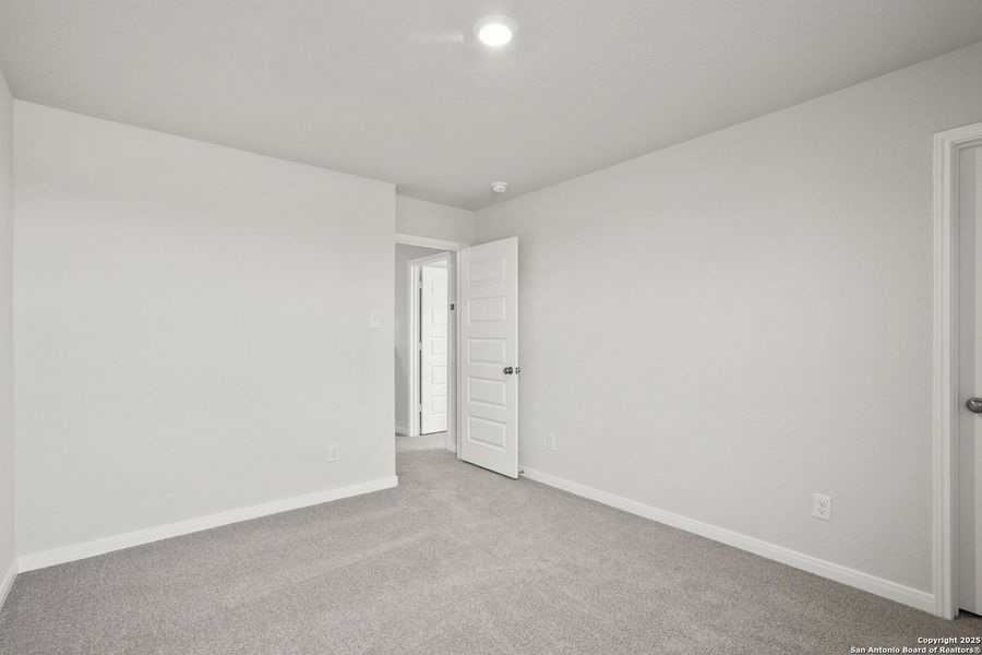 Spacious, unfurnished interior of a new home in Abbott Place, St. Hedwig (Image 25).