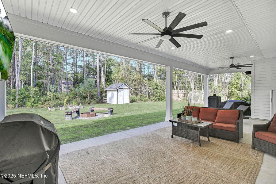 Exterior details and patio area of a home in , Green Cove Springs (Image 23).