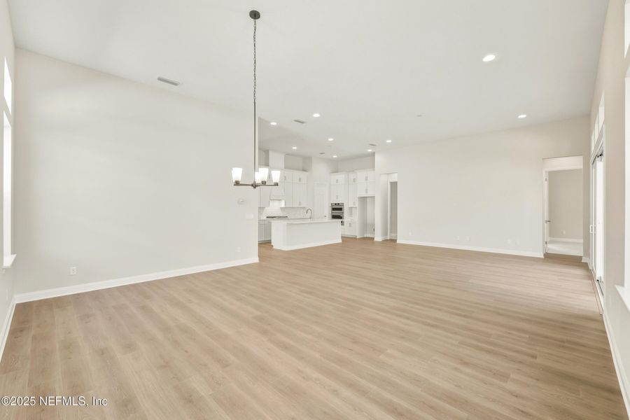 Spacious, unfurnished interior of a new home in Silver Landing at SilverLeaf, St. Augustine (Image 54).