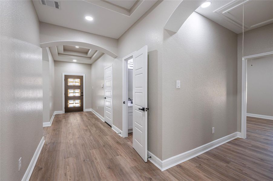 Spacious, unfurnished interior of a new home in , Houston (Image 32).