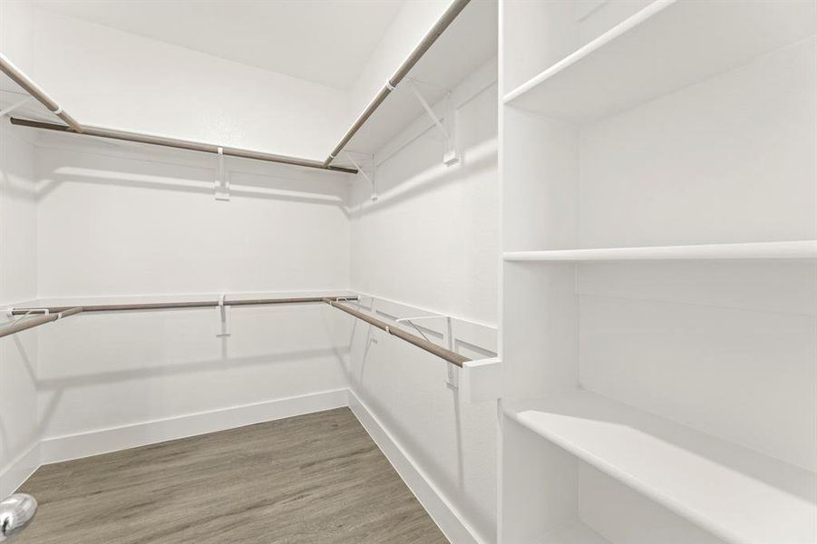 23. 2372 Bell - Closet