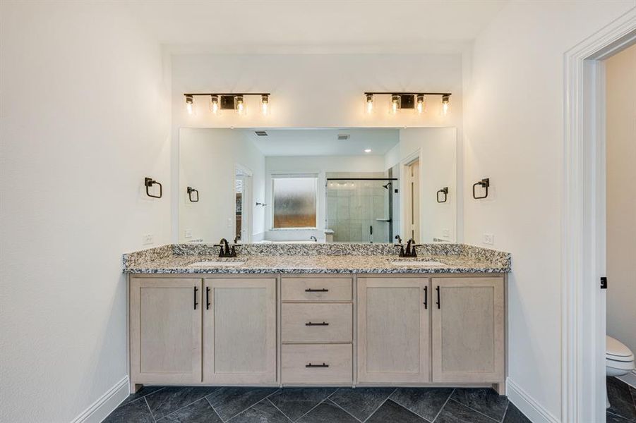 Furnished interior view inside a new home in Terracina, Rockwall (Image 14). Furnished interior view inside a new home in Terracina, Rockwall (Image 14).