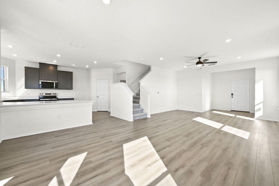 Spacious, unfurnished interior of a new home in Stoney Chase, Del Valle (Image 18). Spacious, unfurnished interior of a new home in Stoney Chase, Del Valle (Image 18).