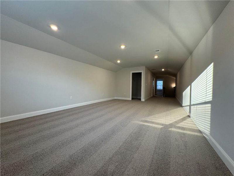 Spacious, unfurnished interior of a new home in Tuscany Hills, Douglasville (Image 25). Spacious, unfurnished interior of a new home in Tuscany Hills, Douglasville (Image 25).