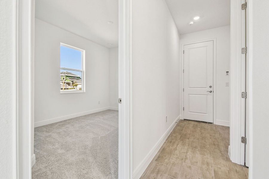 Representative unfurnished interior of a home built from the 50 ' - Saratoga by William Ryan Homes in Tamarack at Two Rivers, Zephyrhills (Image 51).