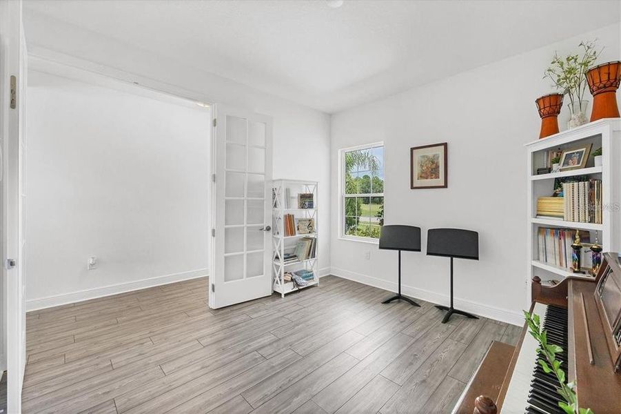 Furnished interior view inside a new home in , Sarasota (Image 51).
