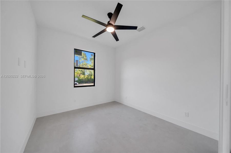 Spacious, unfurnished interior of a new home in , Lehigh Acres (Image 18).